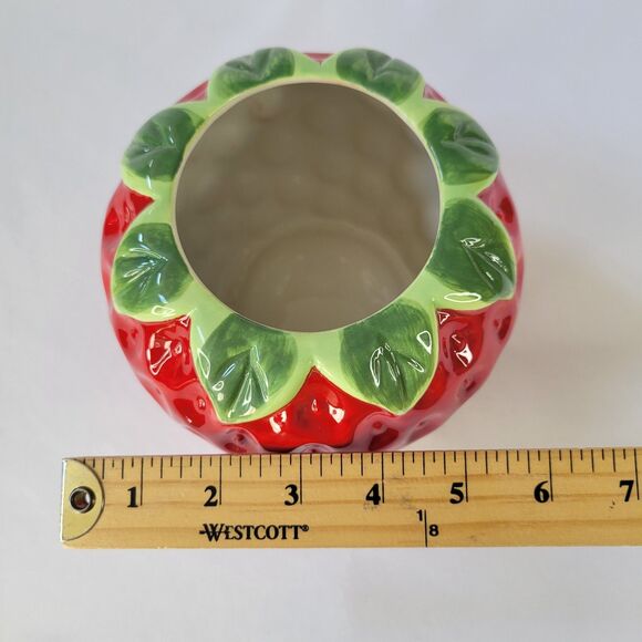 Realistic Ceramic Red Strawberry Shaped Planter Pot Vase Garden Home Decor 5"x6" - Picture 8 of 11